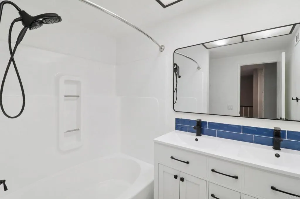 https://cdn.realtyfeed.com/cdn/127/306518712/d1690b23de9529bd2e0f12392bb207f9.webp