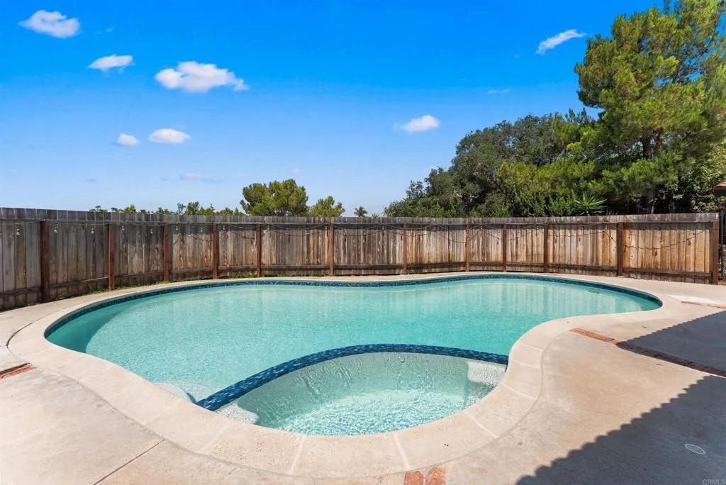 https://cdn.realtyfeed.com/cdn/127/306518713/152f997182af93c4ada491d6467ad278.webp