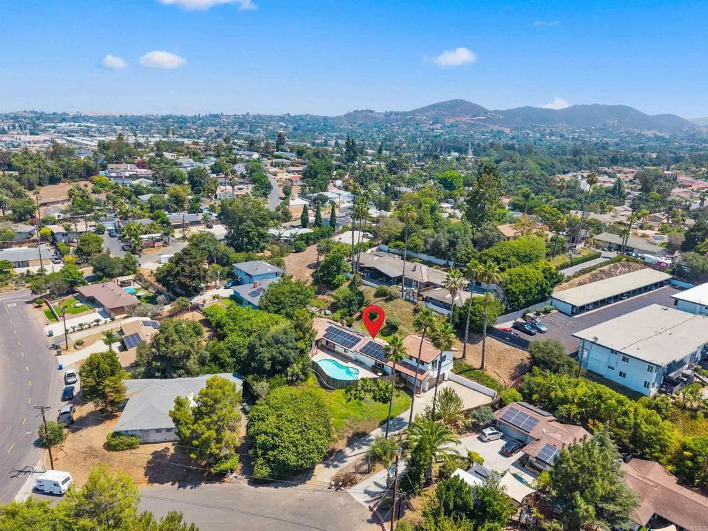 https://cdn.realtyfeed.com/cdn/127/306518713/5fc2295e7bba8908899a5aa9d6fbd4ad.webp
