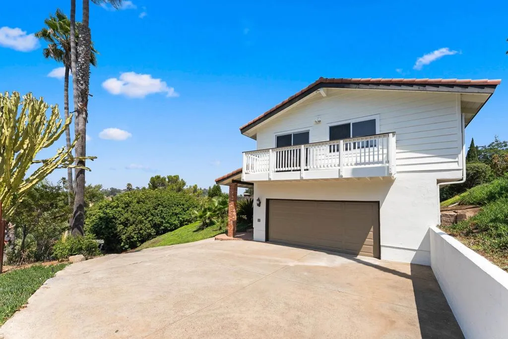 https://cdn.realtyfeed.com/cdn/127/306518713/8d63f29a1c2ed10100345cefee9145ac.webp
