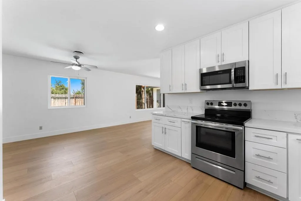 https://cdn.realtyfeed.com/cdn/127/306518713/8de8048e7494c3eba942bf640ab07d41.webp