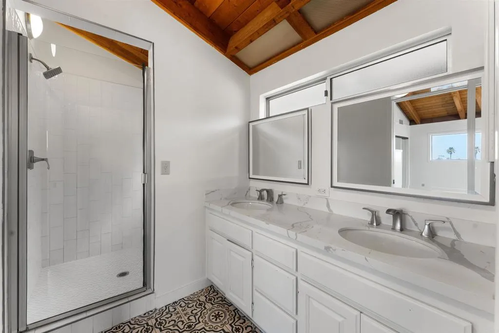 https://cdn.realtyfeed.com/cdn/127/306518713/e37505e49eef2bac13012a50f11632d0.webp