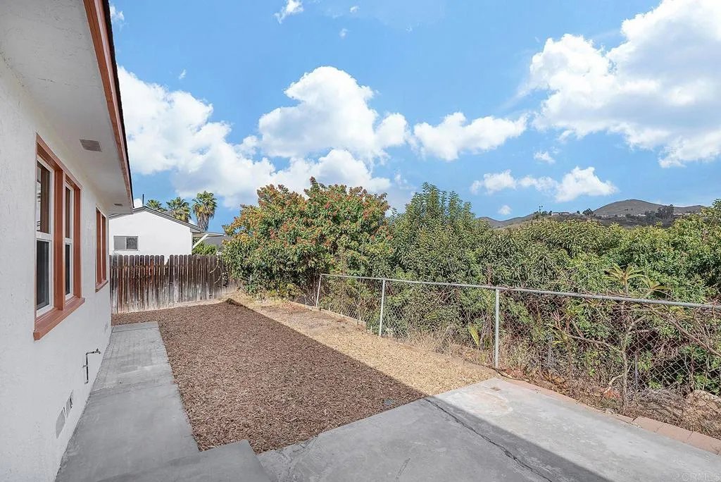 https://cdn.realtyfeed.com/cdn/127/306518738/897477b7e60eca969172165b15e17067.webp