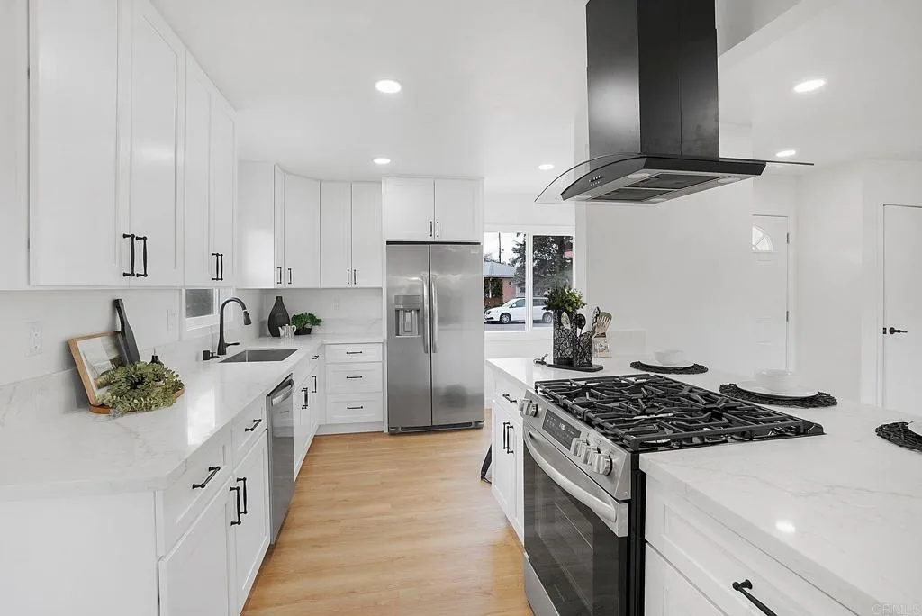 https://cdn.realtyfeed.com/cdn/127/306518738/9d1f46b04f90c247d26ede0dca4b13c1.webp
