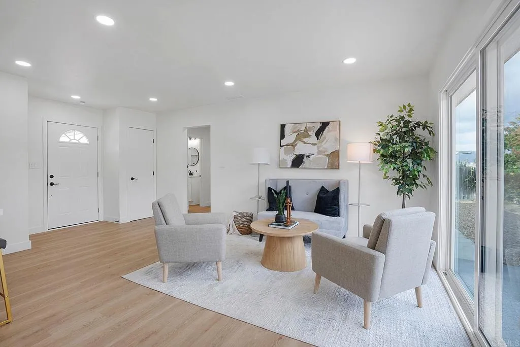 https://cdn.realtyfeed.com/cdn/127/306518738/fbb9490eccdbb5834b24a0c159aec0ac.webp