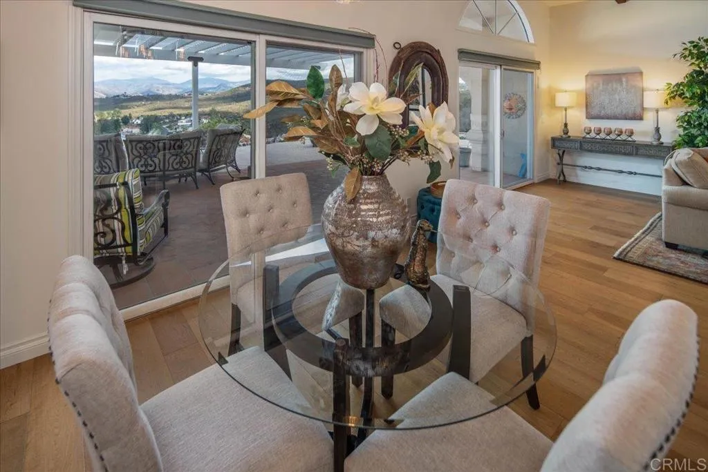 https://cdn.realtyfeed.com/cdn/127/306518749/80dfa66f908f626ade9c4c02801c7130.webp