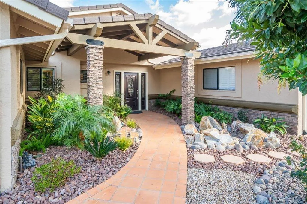 https://cdn.realtyfeed.com/cdn/127/306518749/bbff8e0ba7a5fa24517b25c06e24bb17.webp