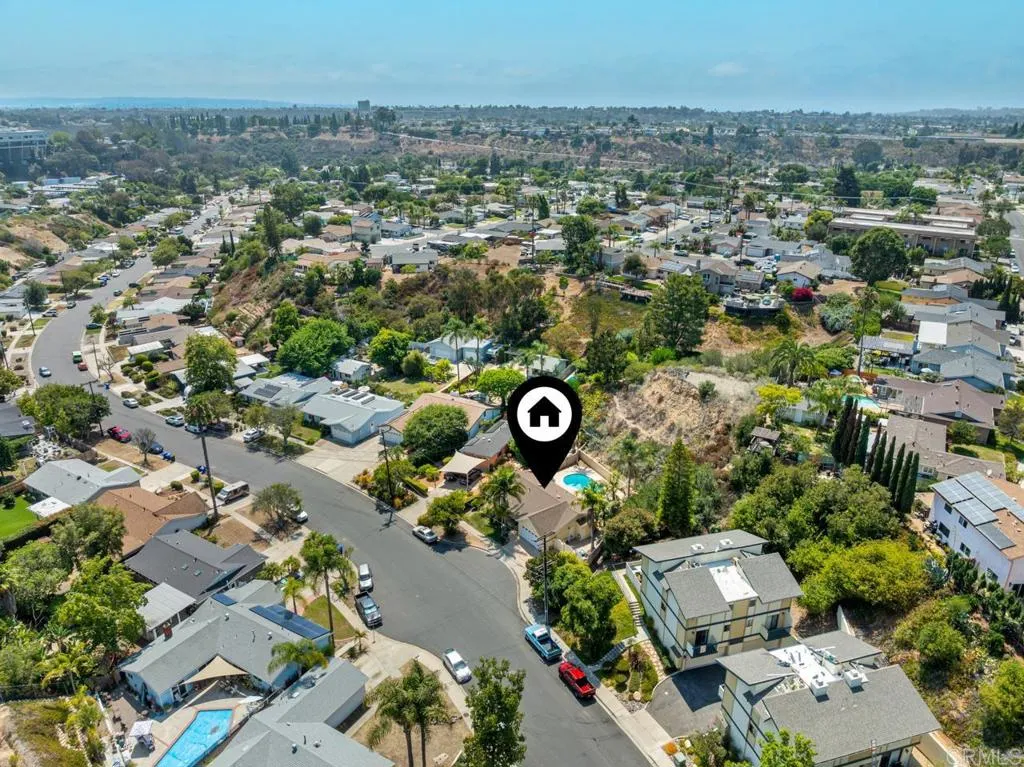 https://cdn.realtyfeed.com/cdn/127/306518750/82fe3b958255ea521335ea47bf891ed7.webp