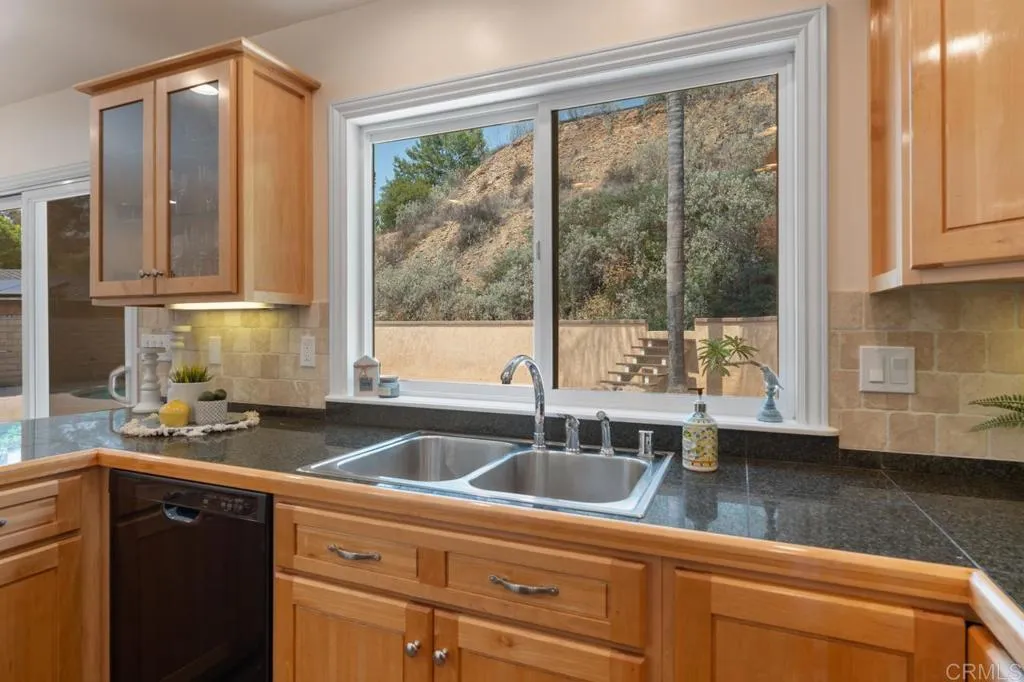 https://cdn.realtyfeed.com/cdn/127/306518750/c1765e72dc825bf757109fb86fe02bfd.webp
