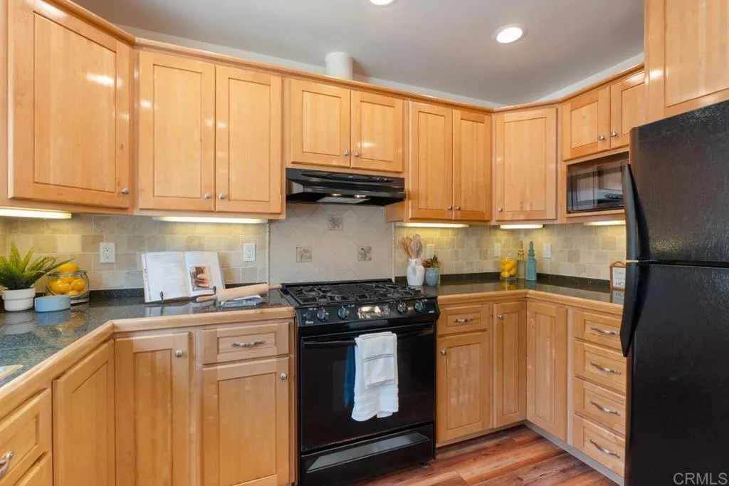 https://cdn.realtyfeed.com/cdn/127/306518750/c7c6bae0fd58f78e688198b07686029c.webp