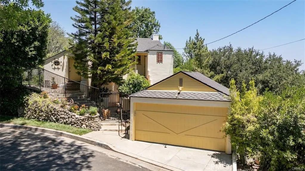 Sherman Oaks, CA 91403