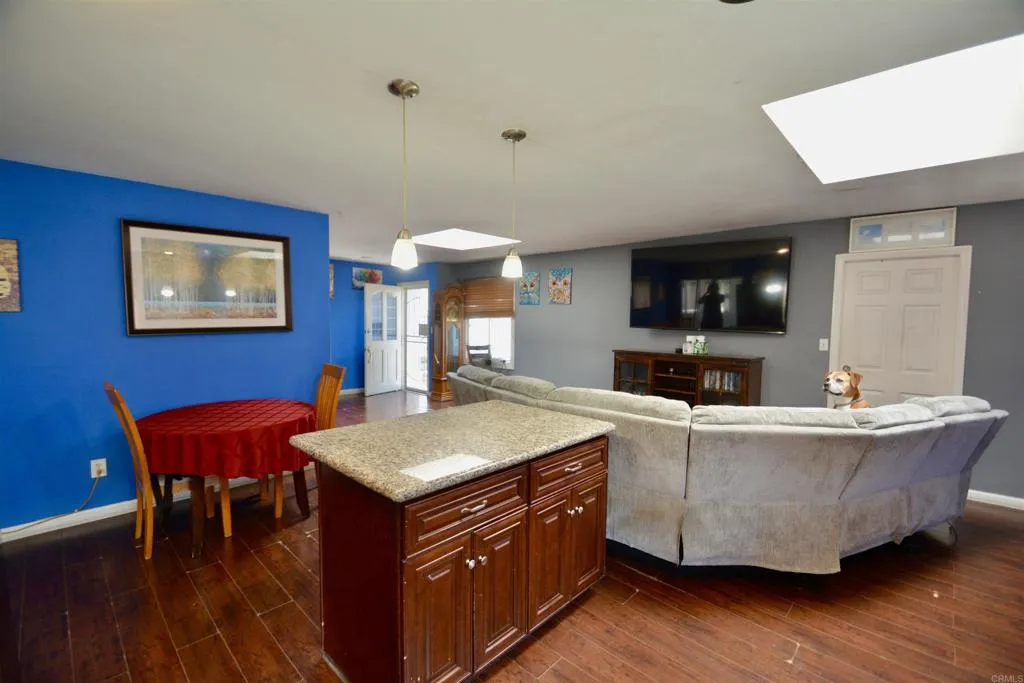 https://cdn.realtyfeed.com/cdn/127/306518786/084d014be7d831deb5bb8c80601b9a5b.webp