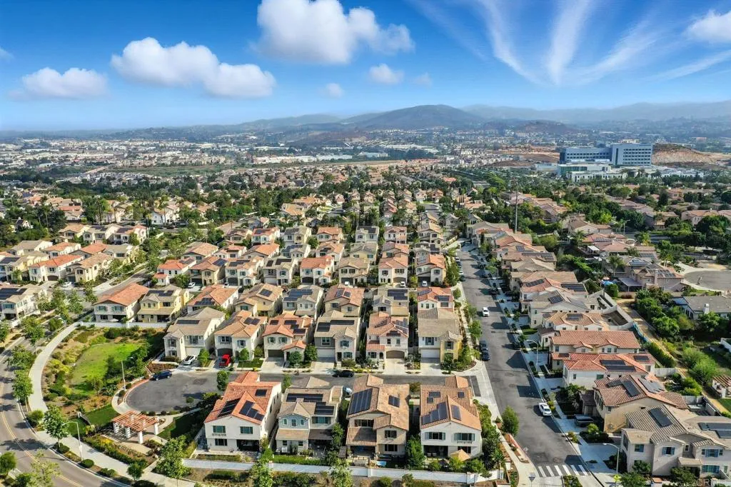 https://cdn.realtyfeed.com/cdn/127/306518789/8a2b304e57d933619d88d584b2b37d79.webp