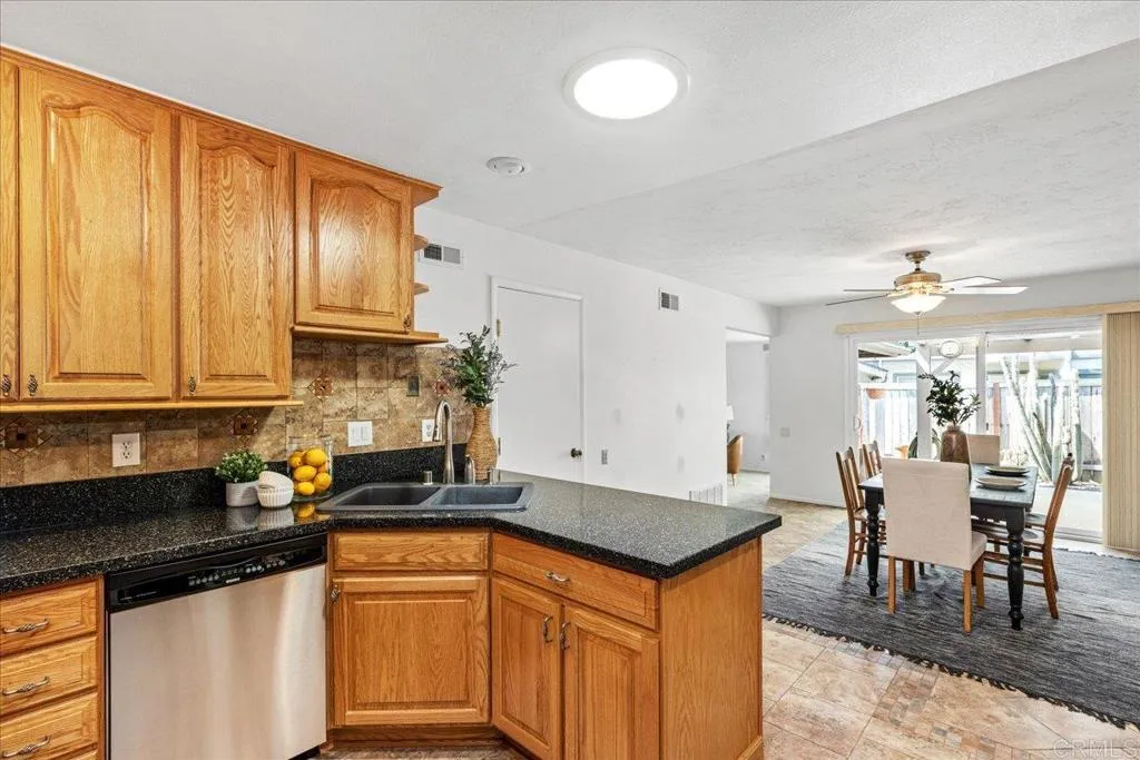https://cdn.realtyfeed.com/cdn/127/306518792/0fadea26b84914f76740b471069c4a61.webp