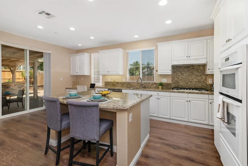 https://cdn.realtyfeed.com/cdn/127/306518793/09881cf451a4f2dc75392bb5f3436cb9.webp