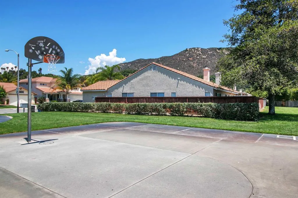 https://cdn.realtyfeed.com/cdn/127/306518793/41cffceb35518b943a22e34e70e90f01.webp