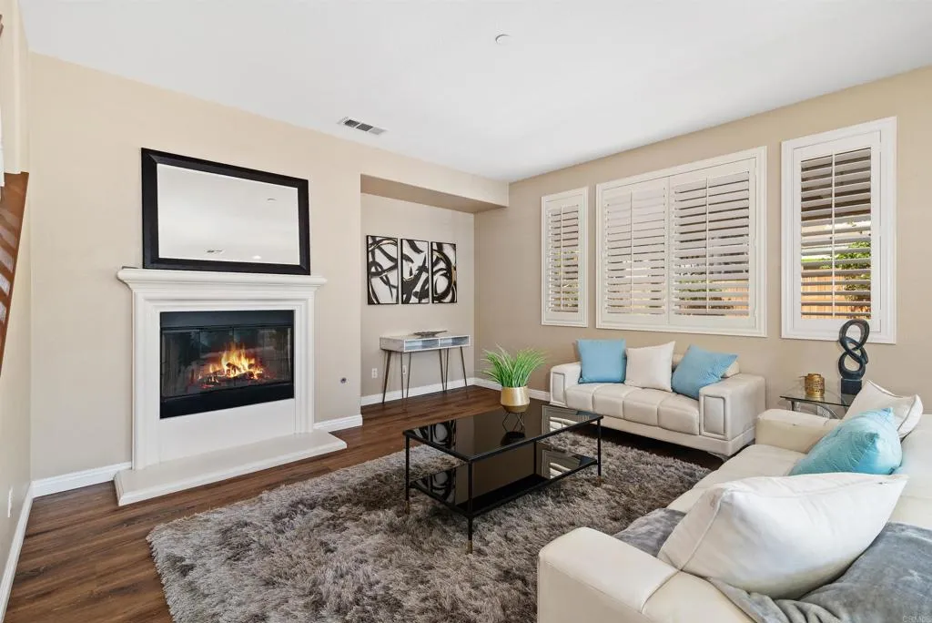 https://cdn.realtyfeed.com/cdn/127/306518793/cdd0774bdd94021a523f9bb7bb4eefd4.webp