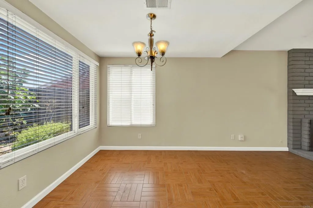 https://cdn.realtyfeed.com/cdn/127/306518806/1ea34d461ab03dc816c88bc9804aecaa.webp