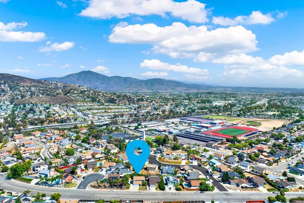 https://cdn.realtyfeed.com/cdn/127/306518806/57a73741020a13822810a8ba5ab8a001.webp