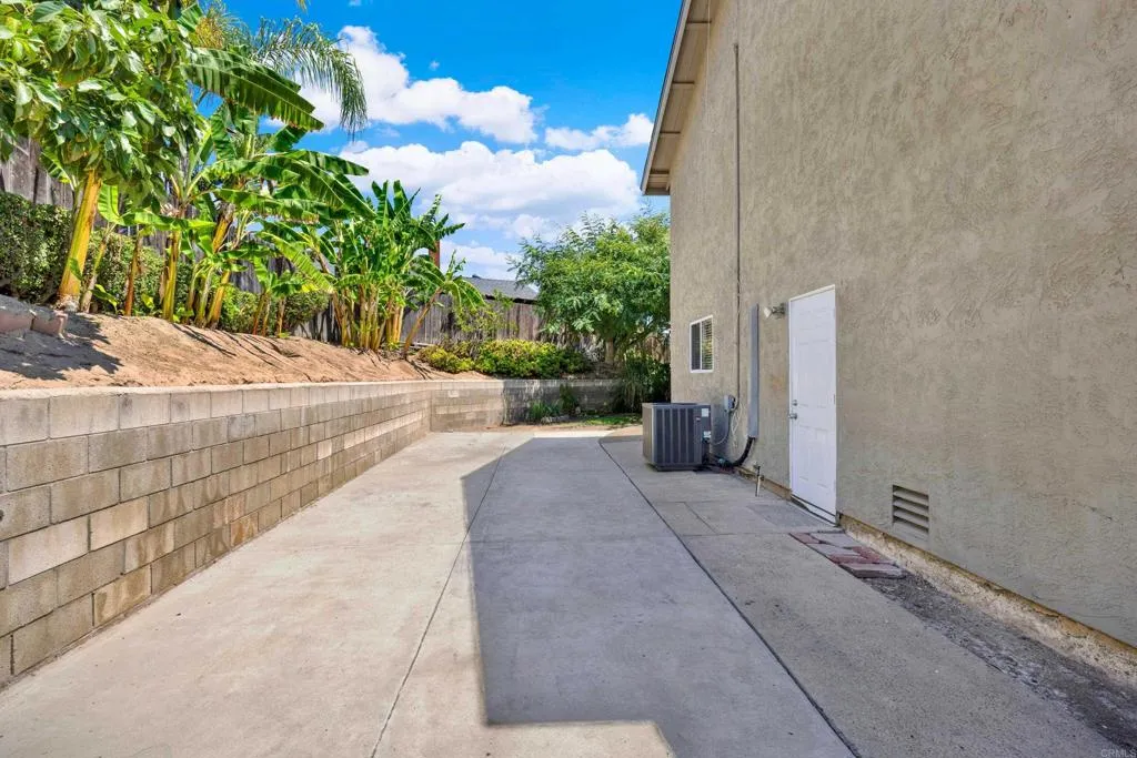 https://cdn.realtyfeed.com/cdn/127/306518806/619ef24775de4454f4b7636faa9d261b.webp