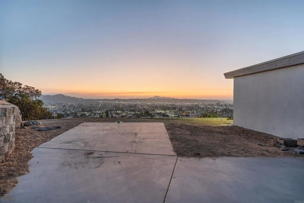 https://cdn.realtyfeed.com/cdn/127/306518845/161a94afdceace4490b8093708ae629d.webp