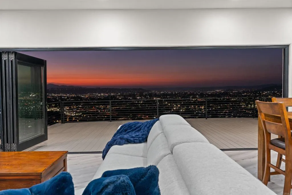https://cdn.realtyfeed.com/cdn/127/306518845/de64503770eac9c3d51e318773b79a06.webp