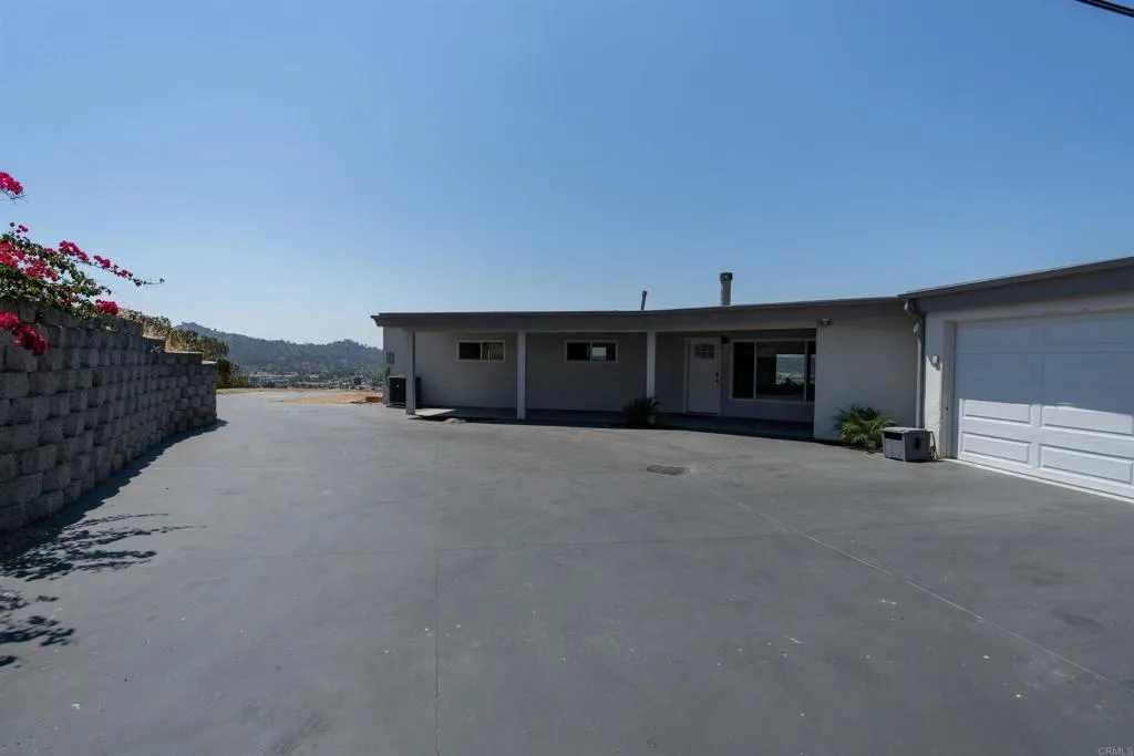 https://cdn.realtyfeed.com/cdn/127/306518845/e5c1793ee7243eb6ab41bde3151994e7.webp