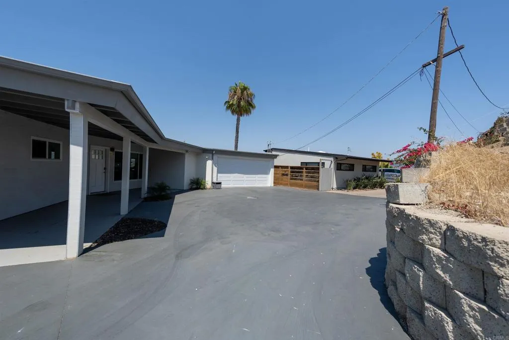 https://cdn.realtyfeed.com/cdn/127/306518845/eb406bc0de32100921be115ad5468769.webp