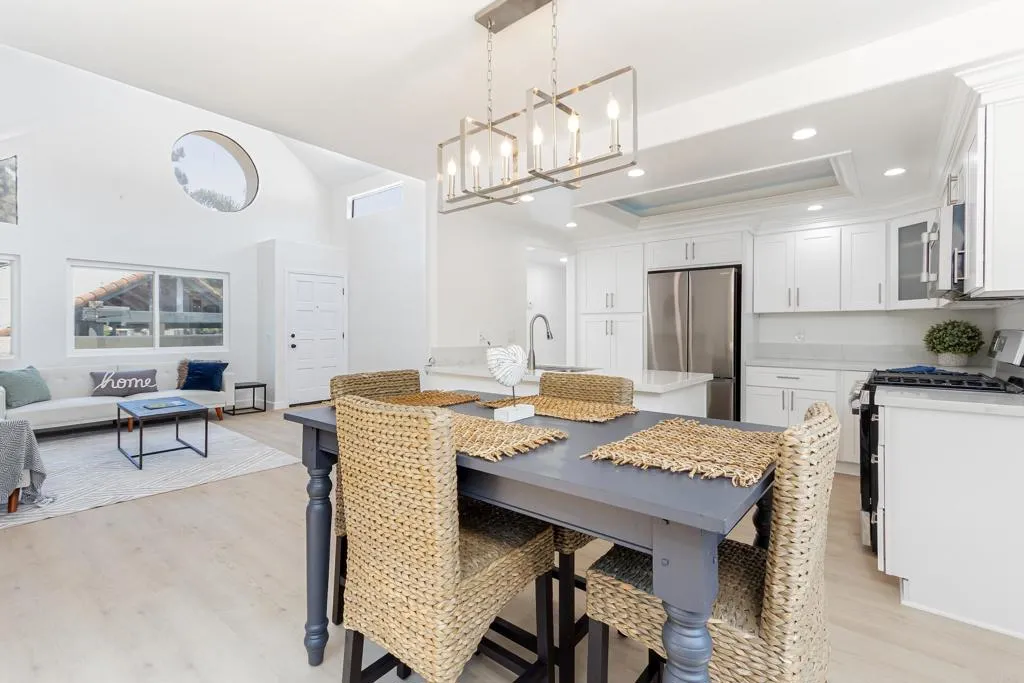https://cdn.realtyfeed.com/cdn/127/306518857/4705cfa0ccbb0b7fad1186a96eec64a4.webp