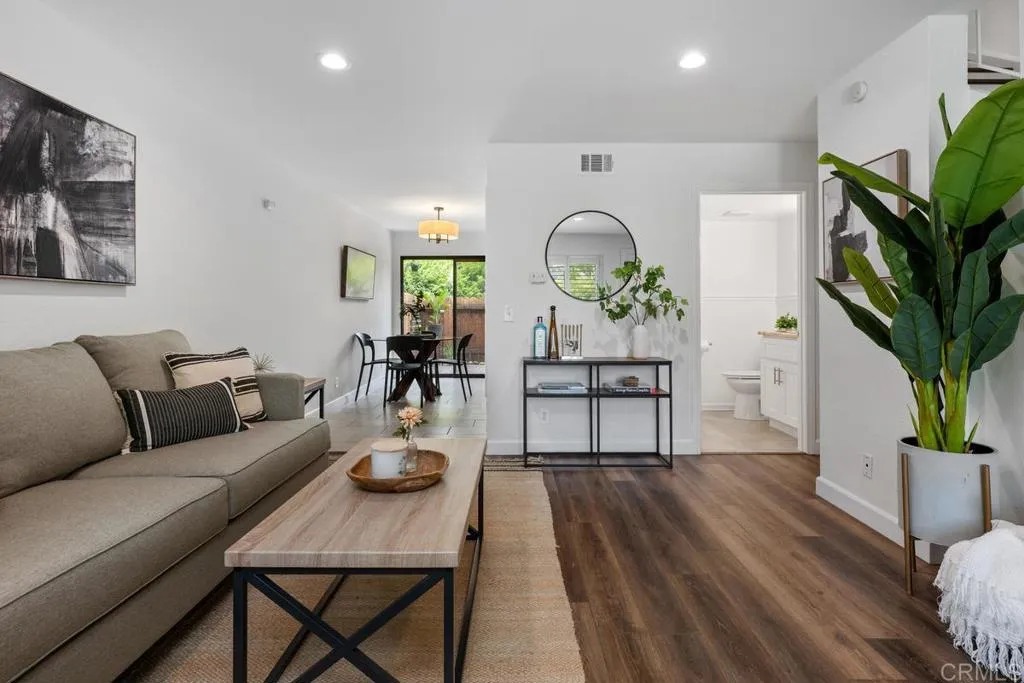 https://cdn.realtyfeed.com/cdn/127/306518863/0afdeb111b7d5697a778aef40b93ab50.webp