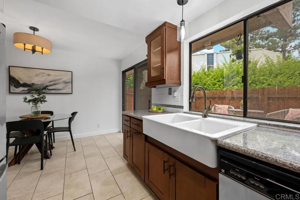 https://cdn.realtyfeed.com/cdn/127/306518863/419d707d77bb00850575d53eb7b862a2.webp