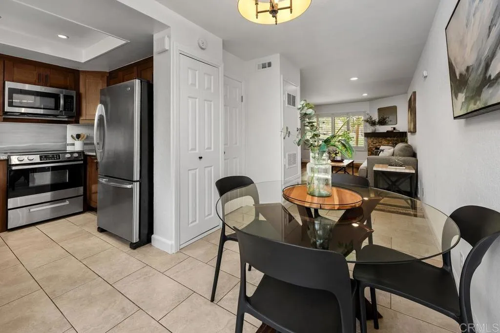 https://cdn.realtyfeed.com/cdn/127/306518863/c021dc0e61d4d1205be79e1af94cc92a.webp