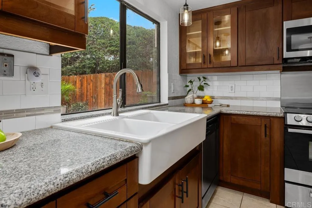 https://cdn.realtyfeed.com/cdn/127/306518863/f02016e952d600f3fb1243c1f990481d.webp