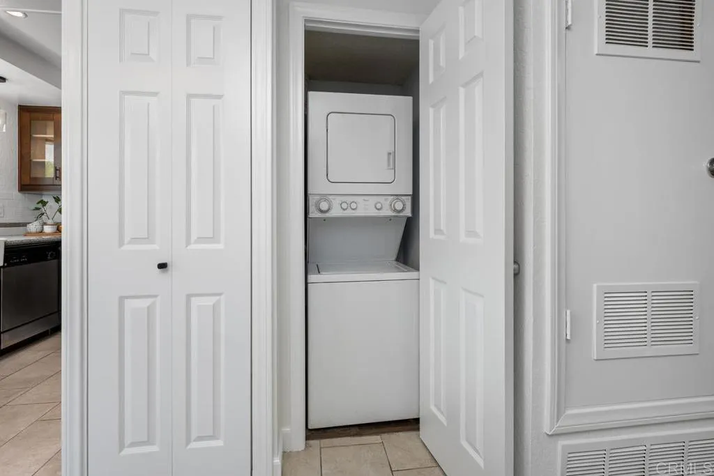 https://cdn.realtyfeed.com/cdn/127/306518863/fd0ccf509849477482f58e0c017dfb44.webp