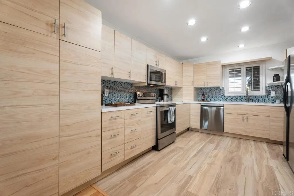 https://cdn.realtyfeed.com/cdn/127/306518885/3e333e9df8d5da6b5b44ba81e1308de4.webp