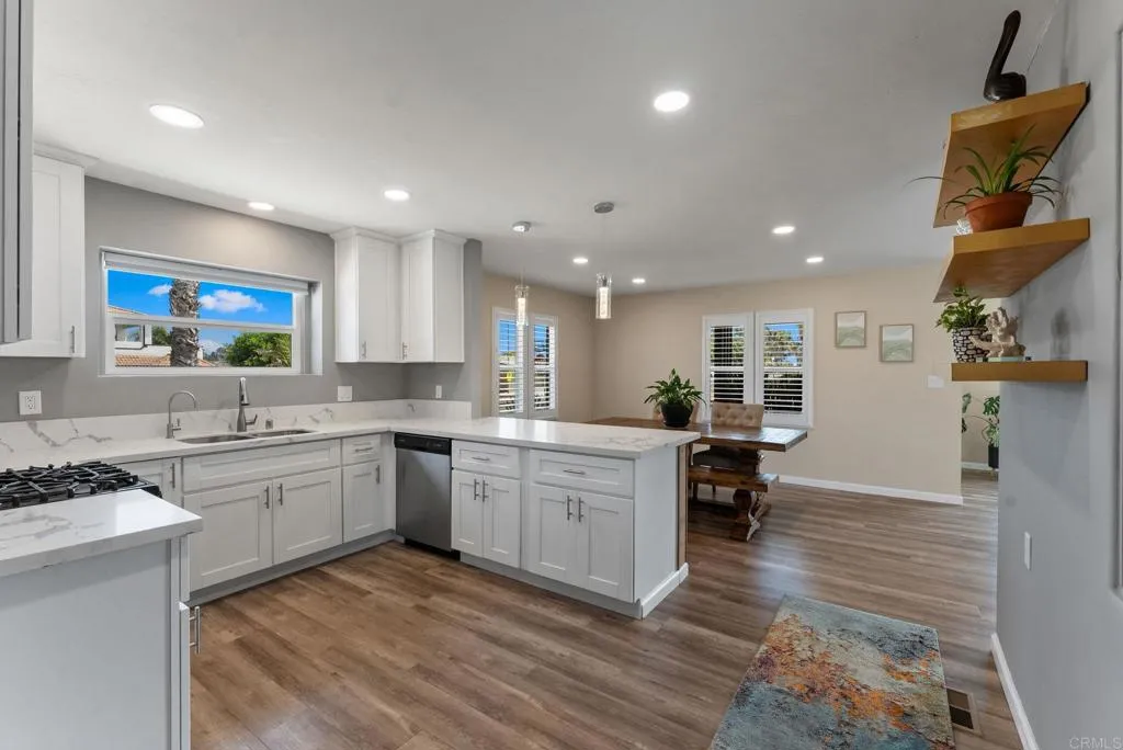 https://cdn.realtyfeed.com/cdn/127/306518898/5372089d2e1e213f119f22e387488f03.webp