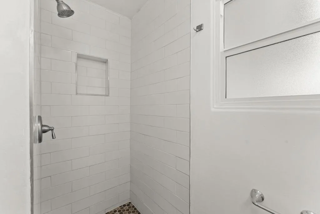 https://cdn.realtyfeed.com/cdn/127/306518898/f8505b92944cf2ffe7ca9979706dfbd6.webp