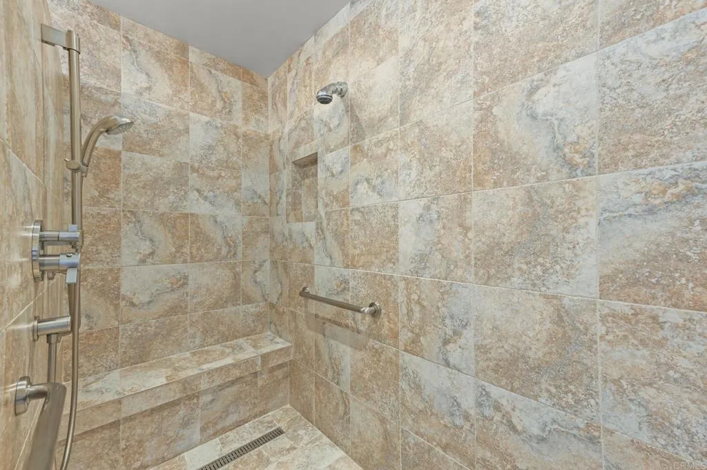 https://cdn.realtyfeed.com/cdn/127/306518927/33f7564e5f47cbac65081b8a7c4d3835.webp