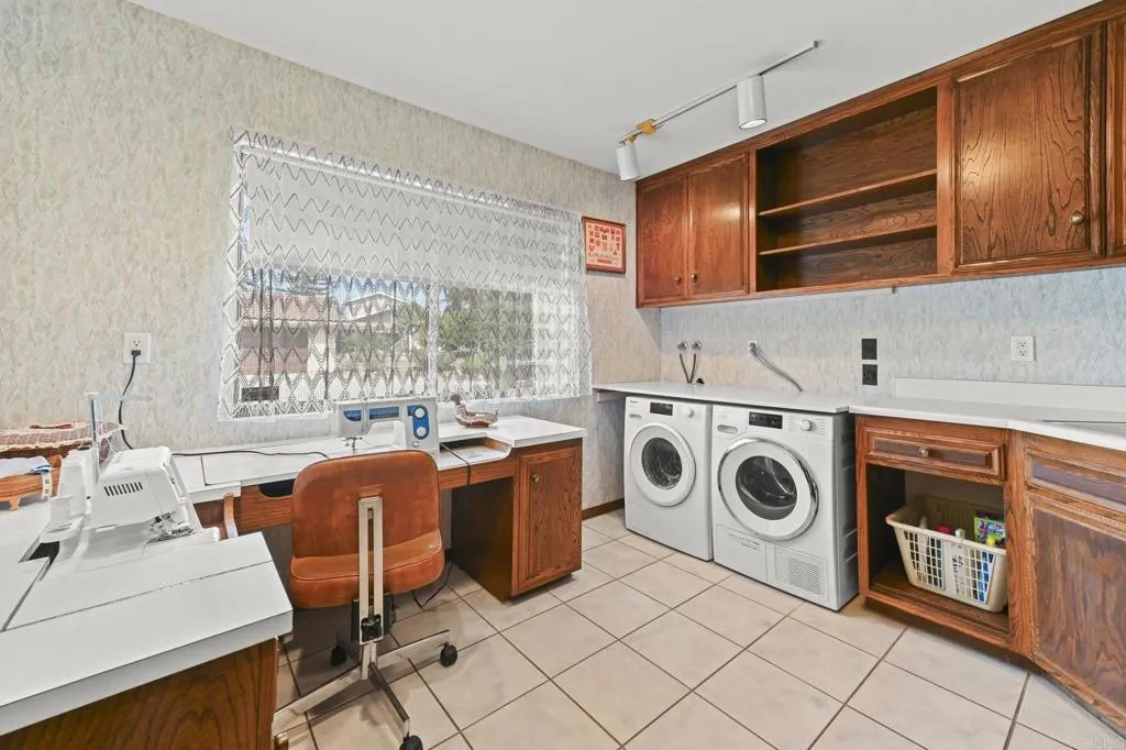 https://cdn.realtyfeed.com/cdn/127/306518927/58cb339f4aed6943910b2532f482585f.webp