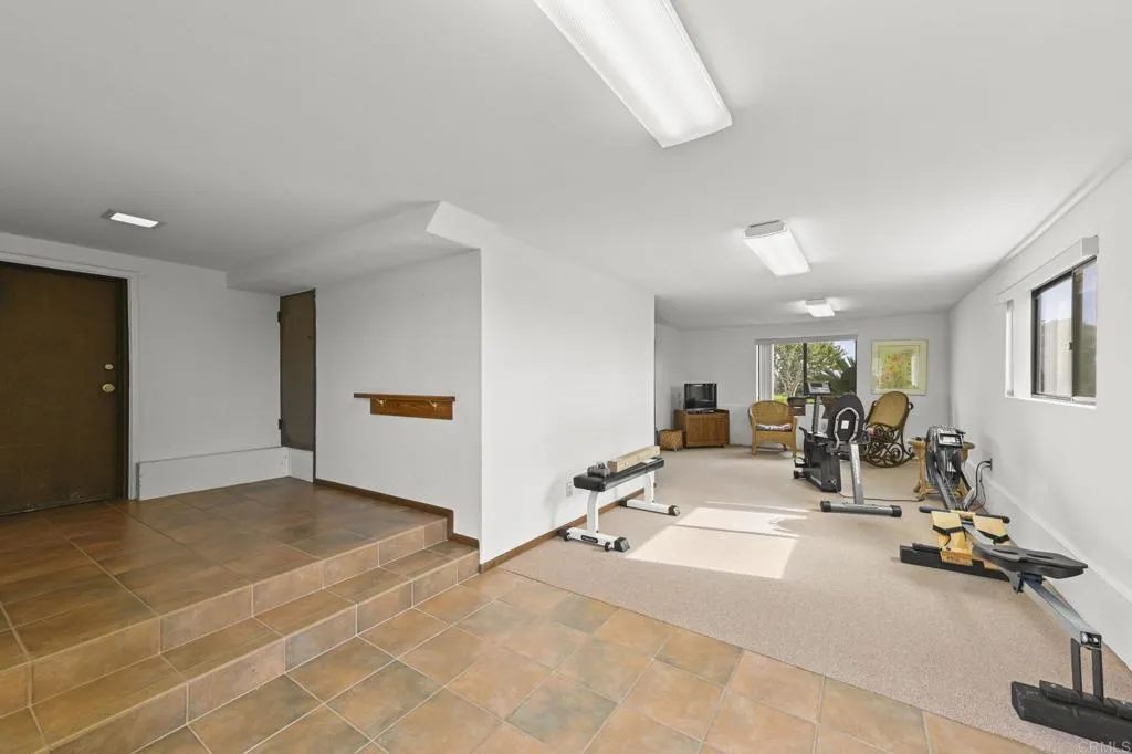 https://cdn.realtyfeed.com/cdn/127/306518927/882c50b3ccaaacdf77f08213e069afe4.webp