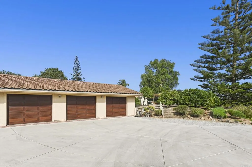 https://cdn.realtyfeed.com/cdn/127/306518927/c31cee4dc743401a138d8d532a232354.webp
