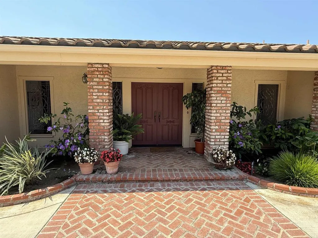 https://cdn.realtyfeed.com/cdn/127/306518927/d2727ff410862412b51953811e28710c.webp