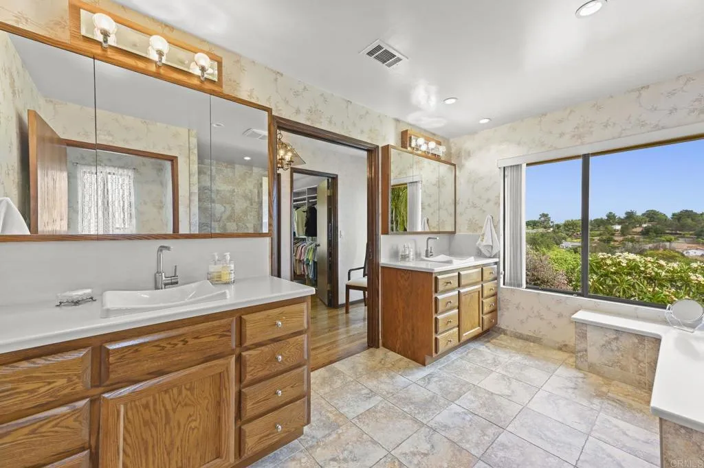 https://cdn.realtyfeed.com/cdn/127/306518927/e9be4d63ea52767cd571fd24fe824b1f.webp