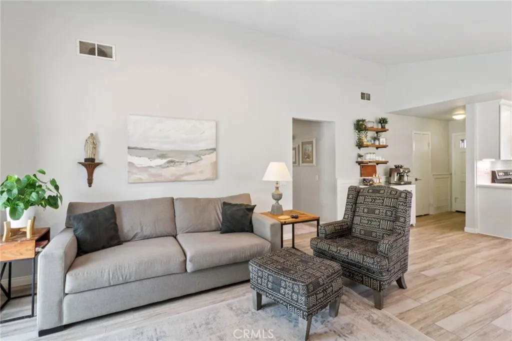 https://cdn.realtyfeed.com/cdn/127/306518971/1b7bafff57c090fd991c7db699206644.webp
