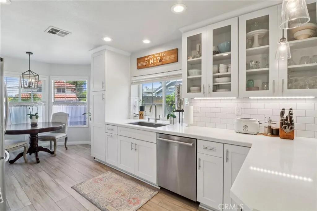https://cdn.realtyfeed.com/cdn/127/306518971/23e14d12f4437806f456ceda7873cec6.webp