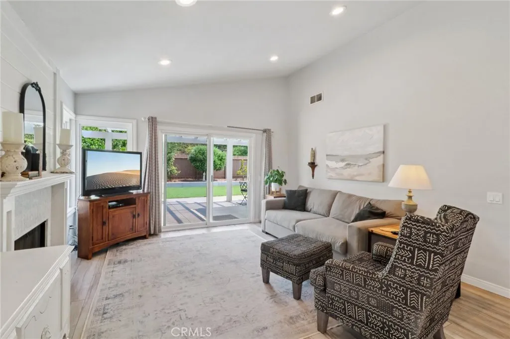 https://cdn.realtyfeed.com/cdn/127/306518971/35c219b885614648d22da82638fe85f8.webp