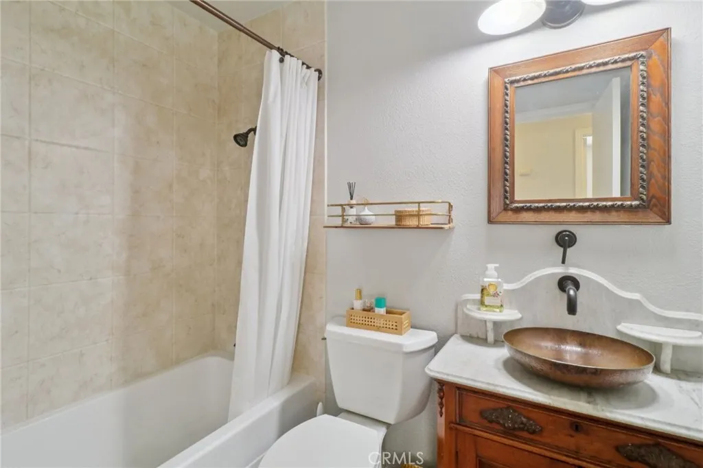 https://cdn.realtyfeed.com/cdn/127/306518971/378e17ab1461e424e2e19fa98e2d88f4.webp