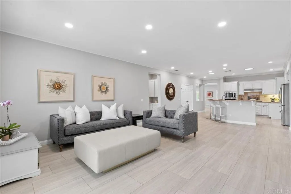 https://cdn.realtyfeed.com/cdn/127/306518997/53fd7c5aa8820ea6ae1cc188fa1fca9b.webp