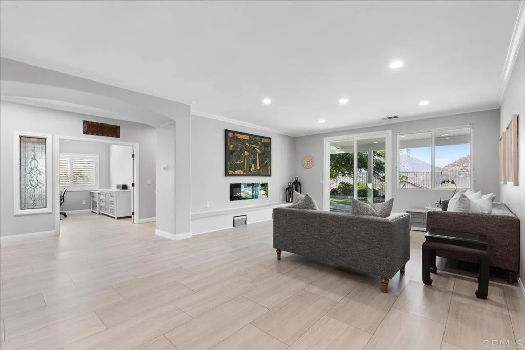 https://cdn.realtyfeed.com/cdn/127/306518997/d9a454f0cd0e81bf9cd538d927c354ed.webp