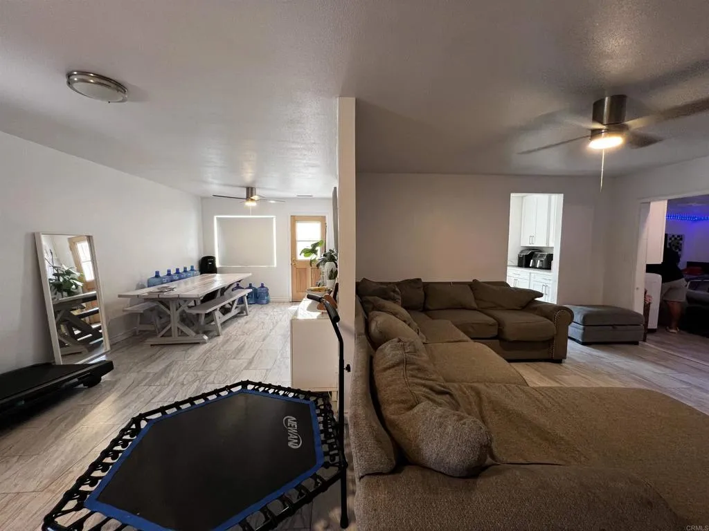 https://cdn.realtyfeed.com/cdn/127/306519037/2956d83e8298c23f536cbb7347c74125.webp